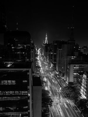 AVENIDA PAULISTA EM PRETO E BRANCO