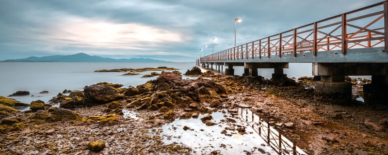 ENTARDECER NO PIER