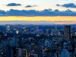 SÃO PAULO CITYSCAPE ANOITECER AZUL POR DO SOL