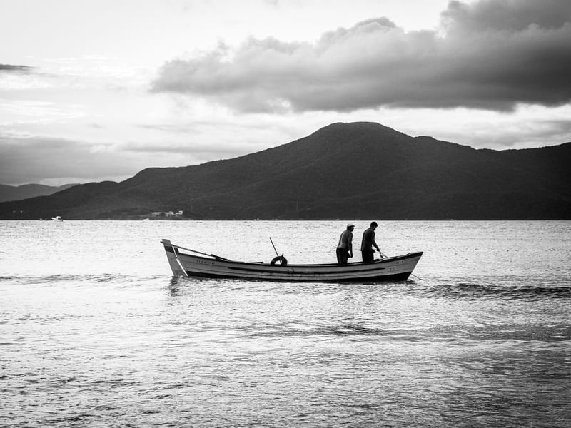 O MAR E OS PESCADORES
