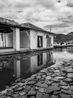 CASINHA EM PARATY