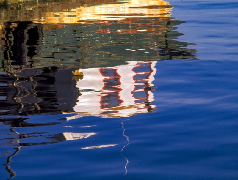 REFLEXO DO BARCO