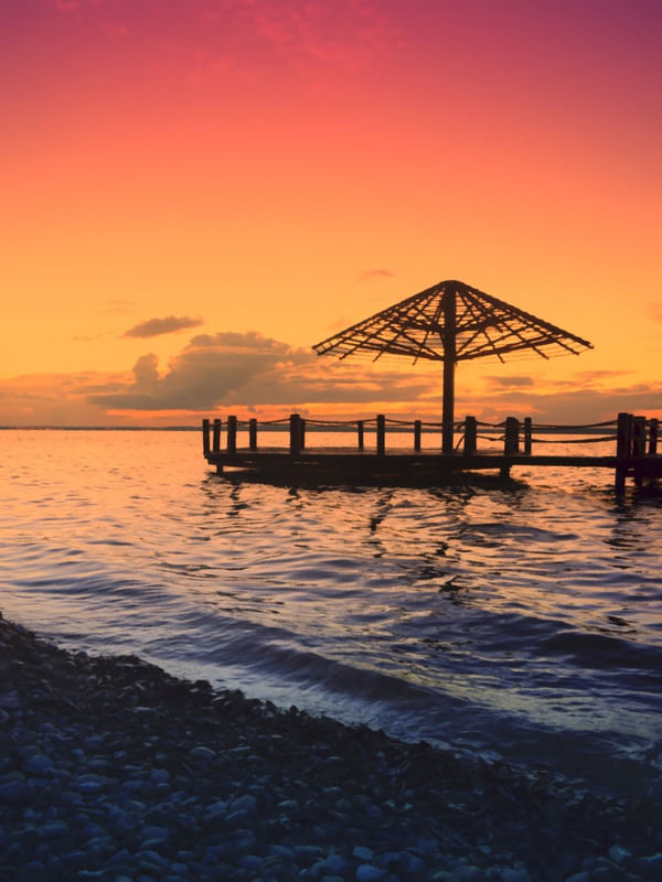 PIER NO LAGO II