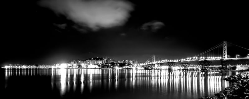 PAISAGEM URBANA NOTURNA