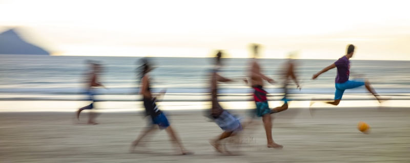 FUTEBOL NA PRAIA