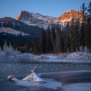 FROZEN RIVER