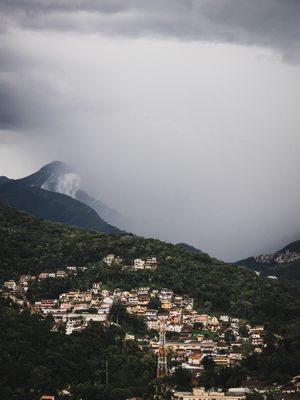 PAISAGENS PETROPOLITANAS