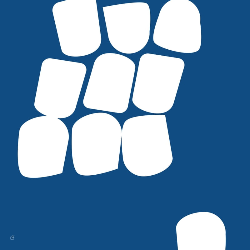 BLUE AND WHITE MINIMALS Q17
