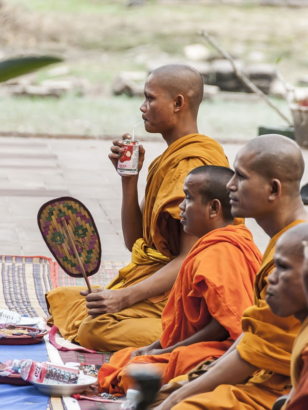 MONGES NO CAMBOJA