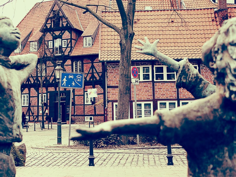 FREE HUGS