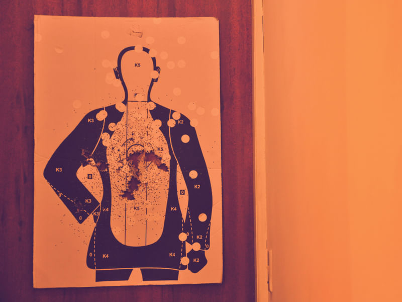 ASSASSINATO EM CASA