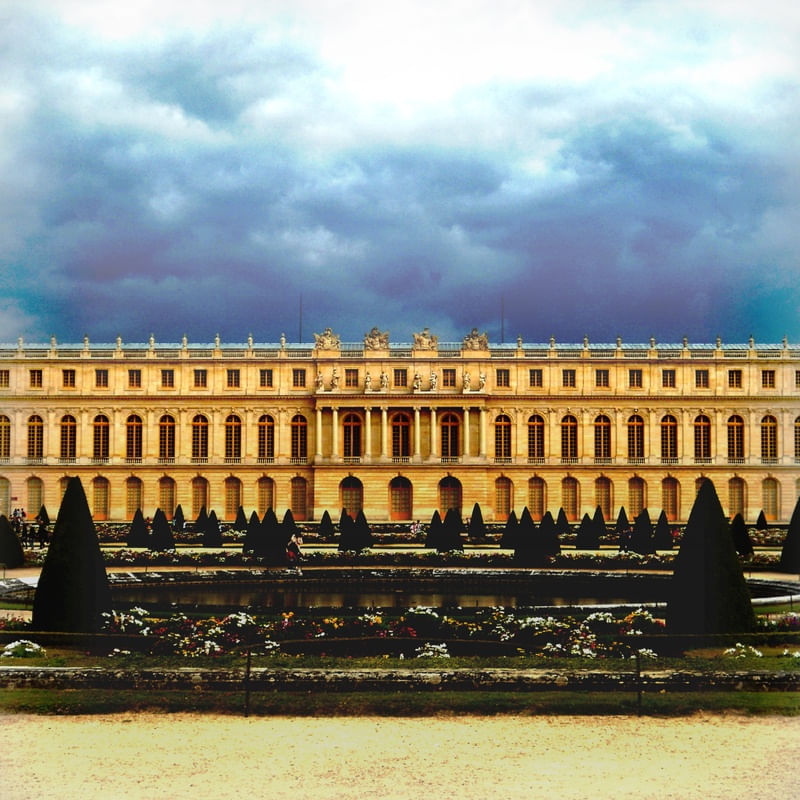 LE CHATEAU
