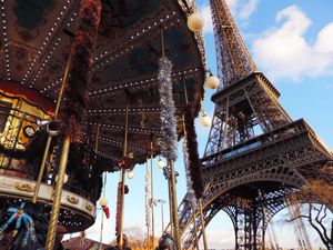 PARIS CONTRASTES