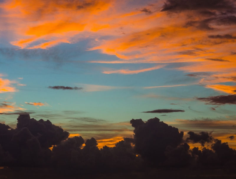 ORANGE BLUE CONTRAST