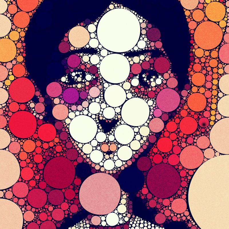PORTRAIT IN CIRCLES