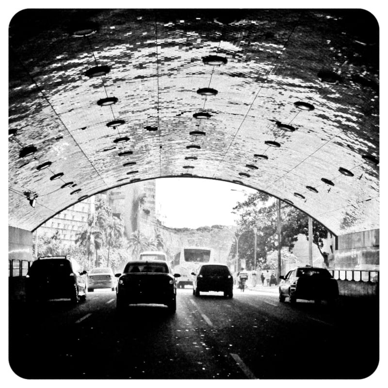 RIO TUNEL COPACABANA CARROS REFLEXO 195