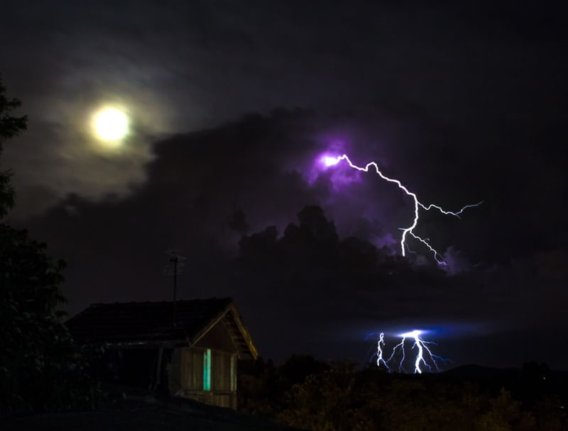 TEMPESTADE NOTURNA