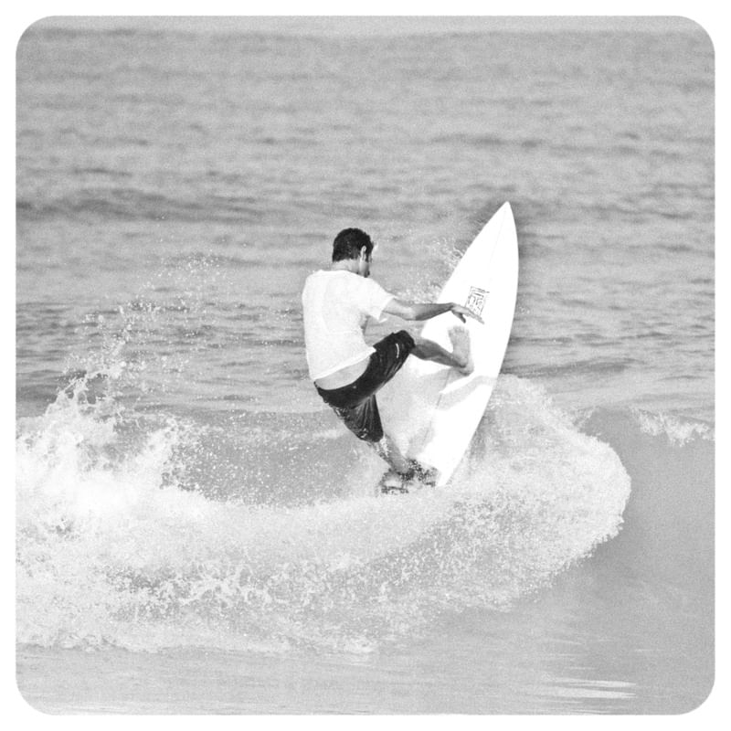 SURFISTA SURFER ONDA MAR 335