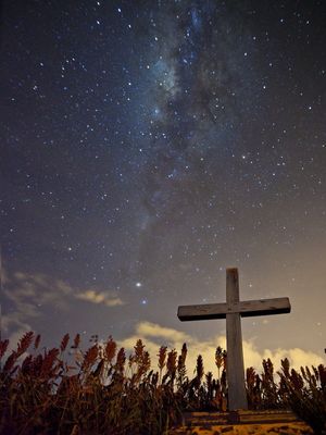 A CRUZ E AS ESTRELAS