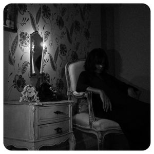 CLIMA DE SUSPENSE E TERROR ASSOMBRADA MULHER 339