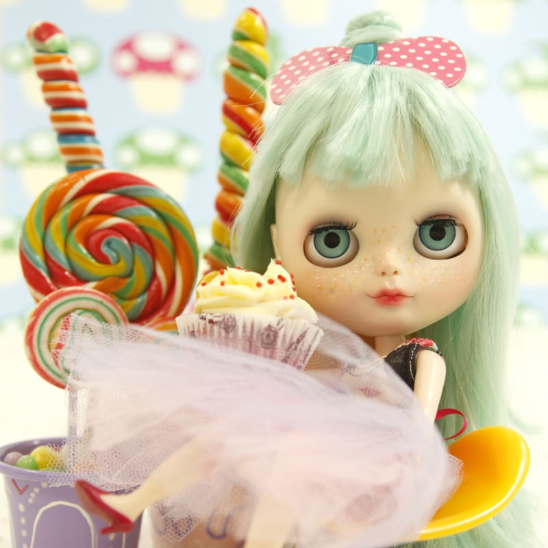 BLYTHE CUPCAKE 1