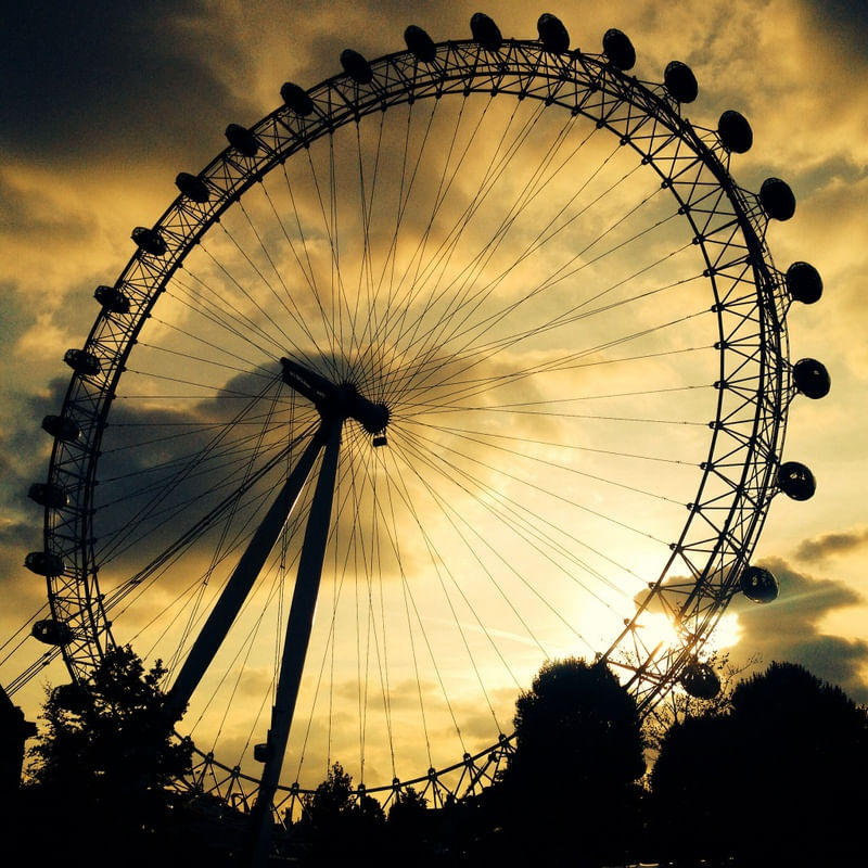 LONDON-DUSK-EYE