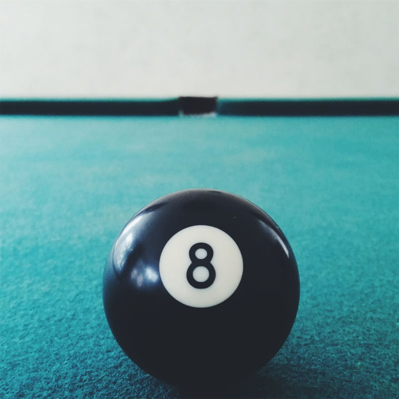 BOLA 8