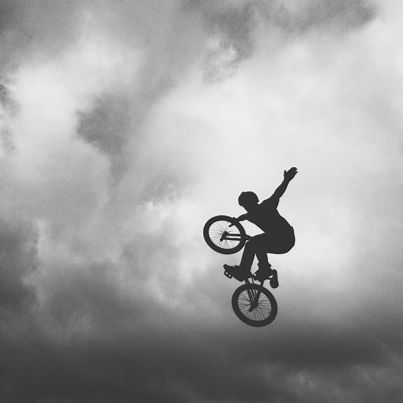 NO HANDS