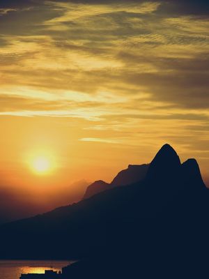 DOIS IRMÃOS AO SOL