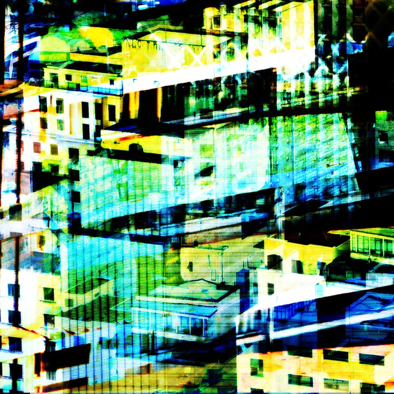EDIFICIOS SOBREPOSTOS EM CORES FORTES
