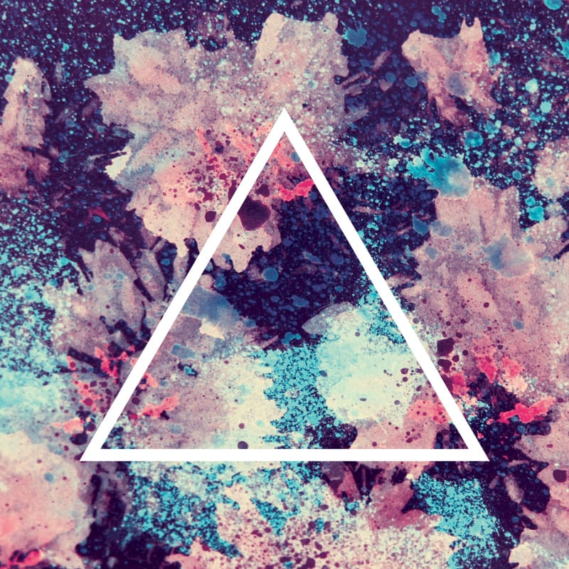 TRIANGULE ABSTRACT FLOWER
