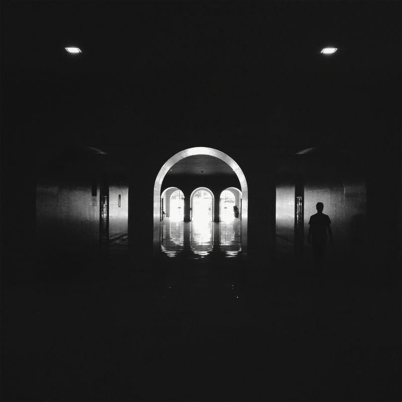 SOMBRAS NO CAMINHO