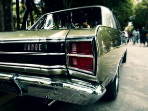 CLASSIC-DODGE CHARGER 1975