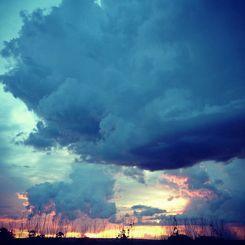 NUVENS PESADAS II
