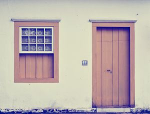 YELLOW PARATY