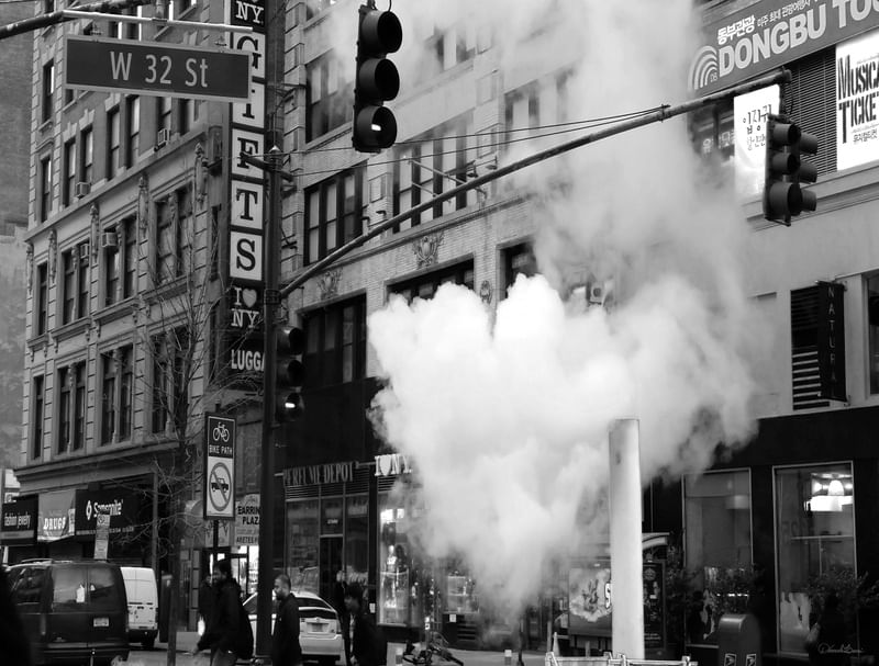 NY W32 ST