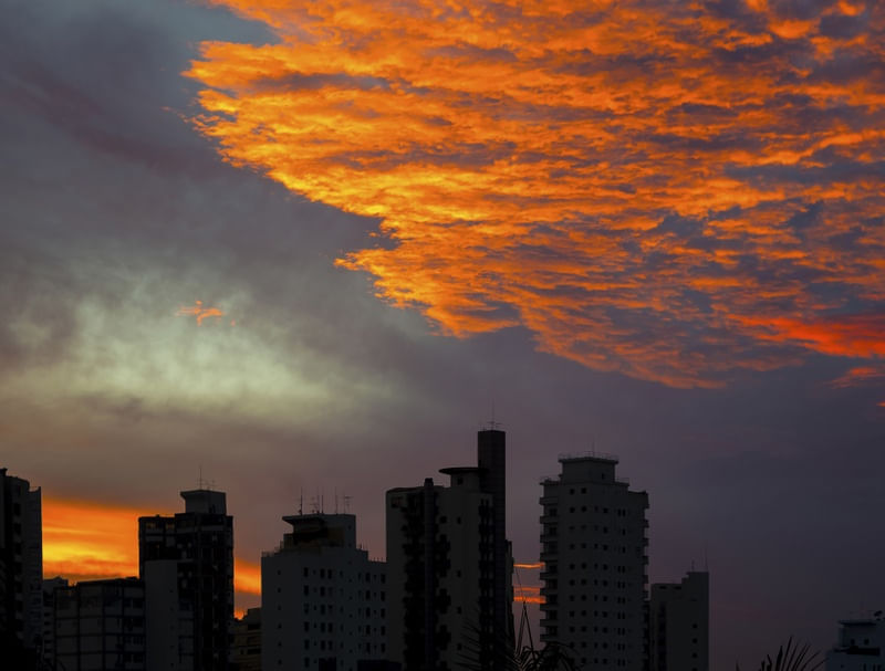 AMANHECER NO MORUMBI