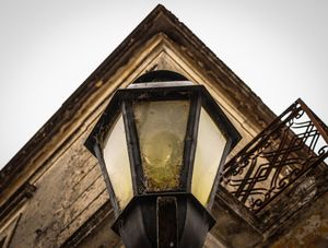 LUZ NA ESQUINA