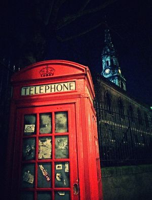 RED TELEPHONE BOX LONDON