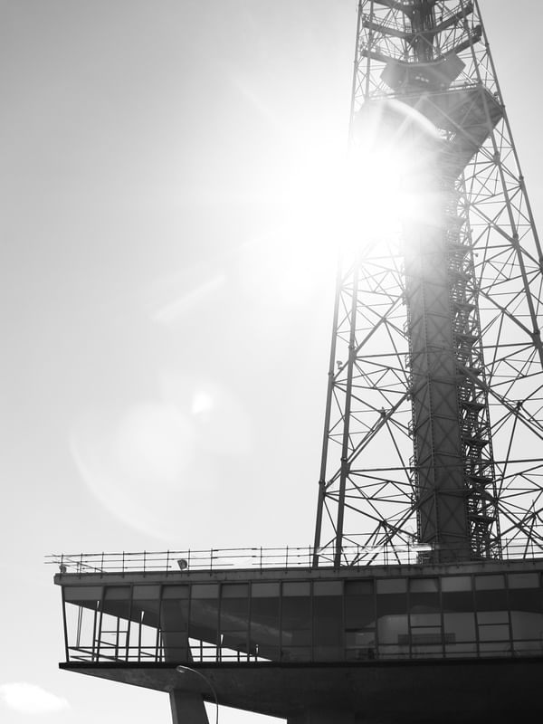 TORRE DE TV DE BRASÍLIA AO SOL