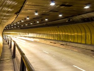 LUZ NO FIM DO TÚNEL