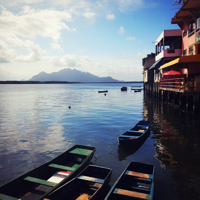 OS BARCOS E A MONTANHA