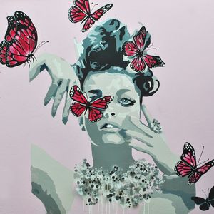 MULHER ROSA E BORBOLETAS