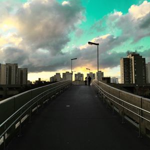 ATRAVESSAR NO CÉU VERDE