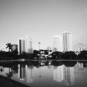 MONOCHROME #37