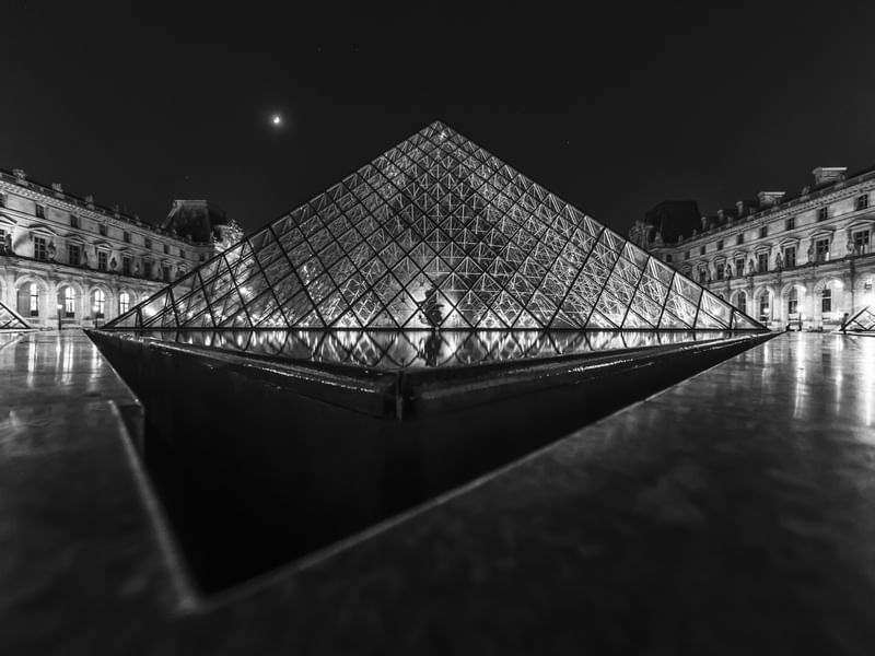 PIRÂMIDE DO LOUVRE