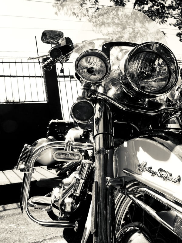 MOTORCYCLE CLASSIC- HARLEY DAVIDSON HERITAGE