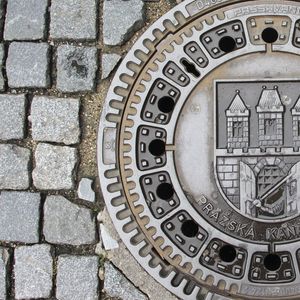 PRAGA BUEIRO