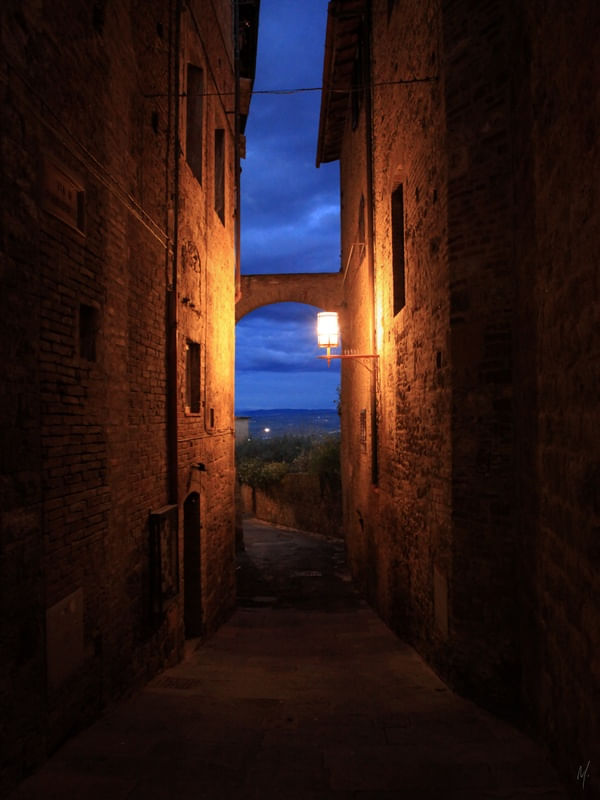 SAN GIMIGNANO ALLEY