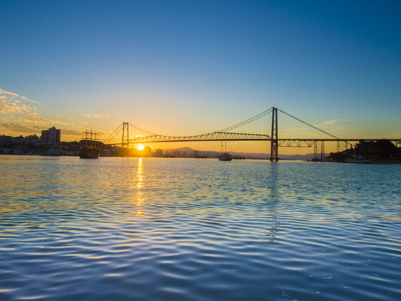 PONTE AO ENTARDECER